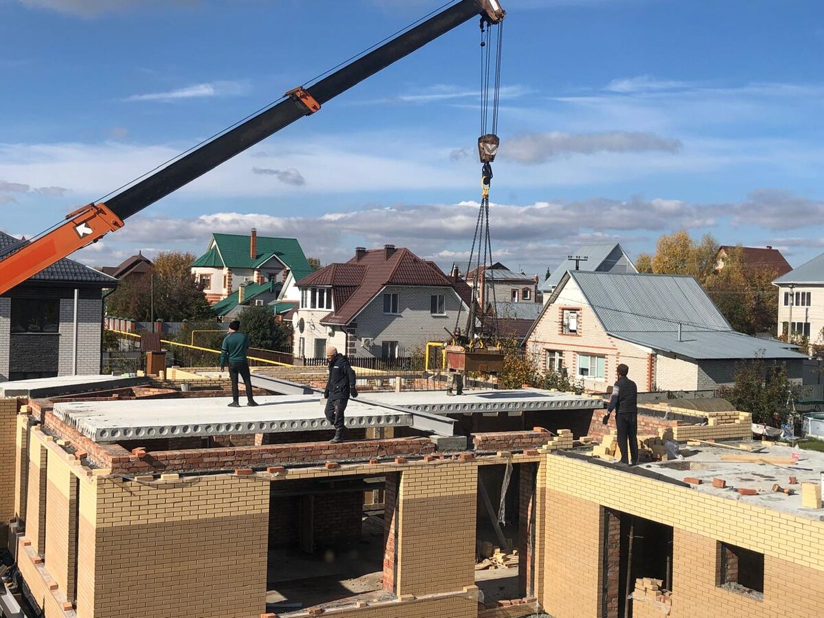 Российский рынок жилищного строительства демонстрирует тревожные тенденции по итогам девяти месяцев 2025 года